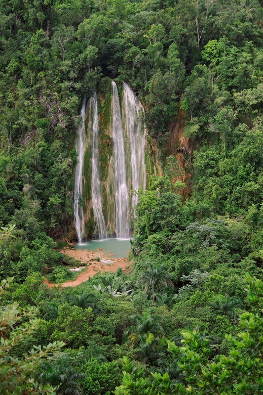 Ruta de senderismo por la Cascada Natural El Limón